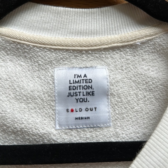 Sold out NYC white LOVE sweatshirt - Picture 3 of 6